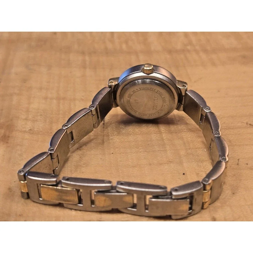 Carriage Round Stainless Steel Ladies' Analog Watch. New Battery. 6.5